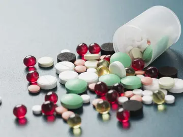Felç İlaçla Tedavi Edilir mi? Felç Tedavisinde İlaç Kullanımı