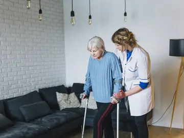 İnme ve Beyin Hasarlı Hastalar için Ev Egzersiz Programı Nasıl Olmalı?