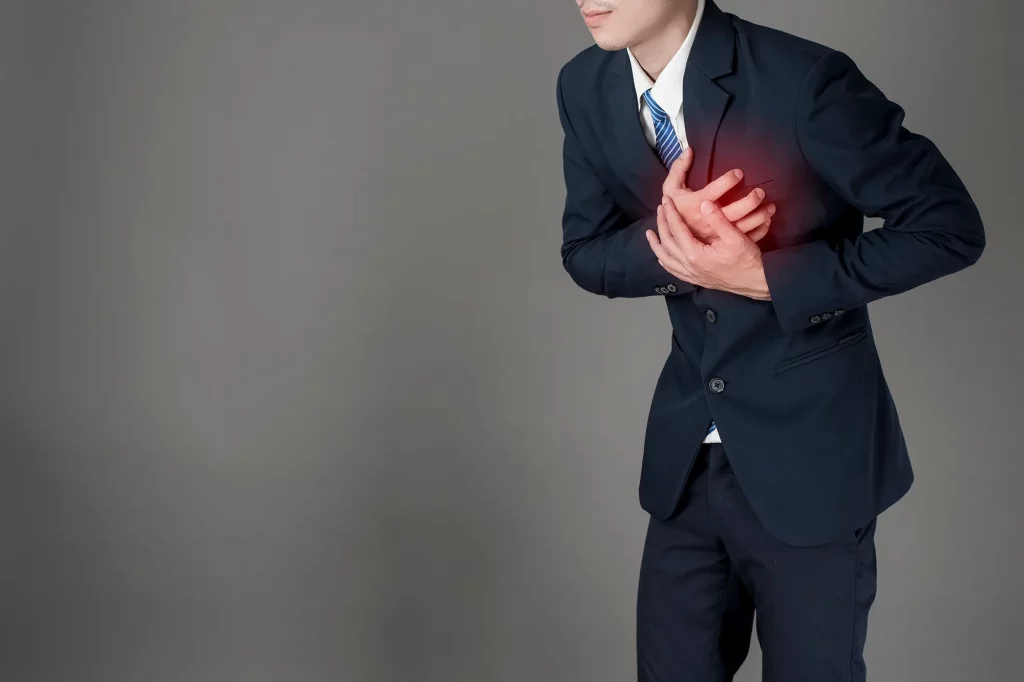 sol kolda uyuşma kalp krizi belirtisi olabilir