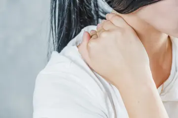 Boynun Arkasında Kemik Çıkıntısı Nedir? Neden Olur?