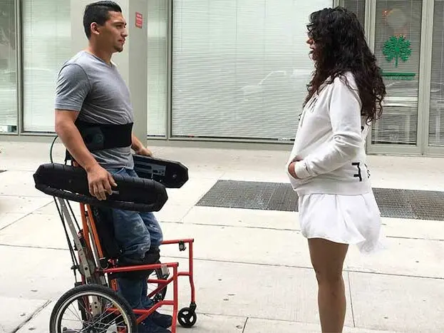 Ayağa Kaldıran Tekerlekli Sandalye