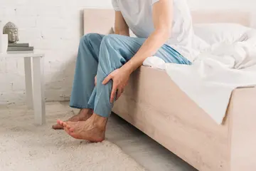 Huzursuz Bacak Sendromu Nedir? Neden Olur? Nasıl Geçer?